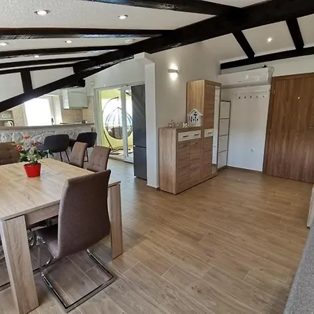 In Bilo With Sea Views, Terrace, Air Conditioning, Wifi 5151-1 *