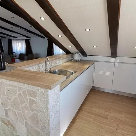 In Bilo With Sea Views, Terrace, Air Conditioning, Wifi 5151-1 Apartament *