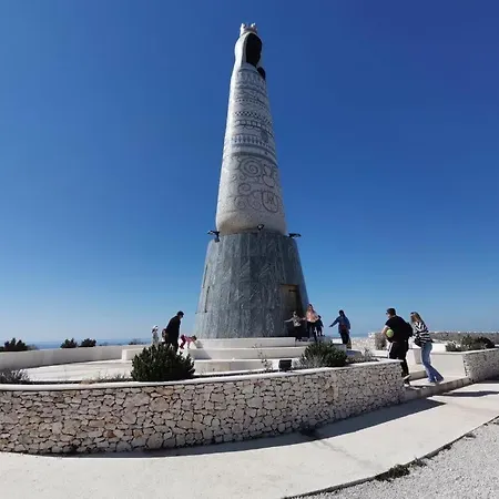 In Bilo With Sea Views, Terrace, Air Conditioning, Wifi 5151-1 Apartamento Dolac